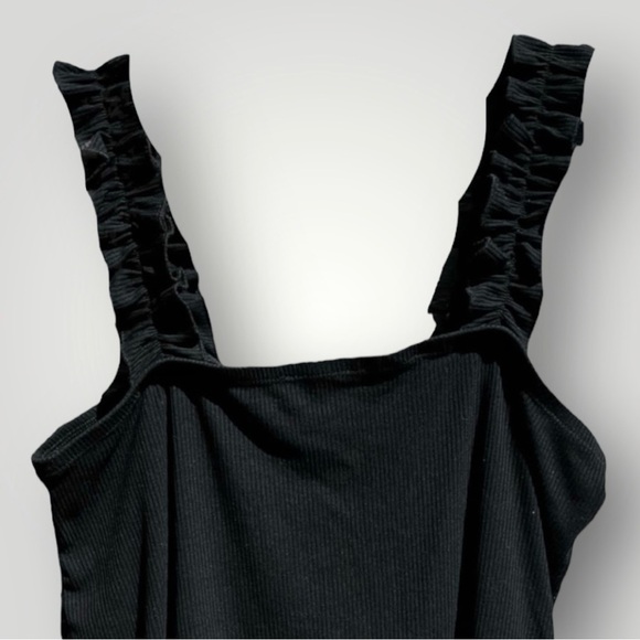 🌻Eloquii Black Ribbed Ruffle Strap Tank Size 14/16 - Picture 7 of 9